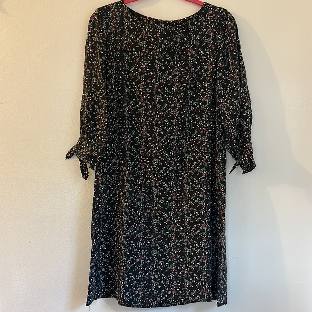 Amour Vert mulberry silk 3/4 sleeve dress with keyhole and tie Extra Small USA
